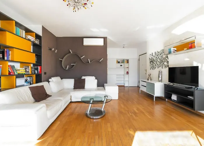 Milano Rogoredo Apartment With Garage